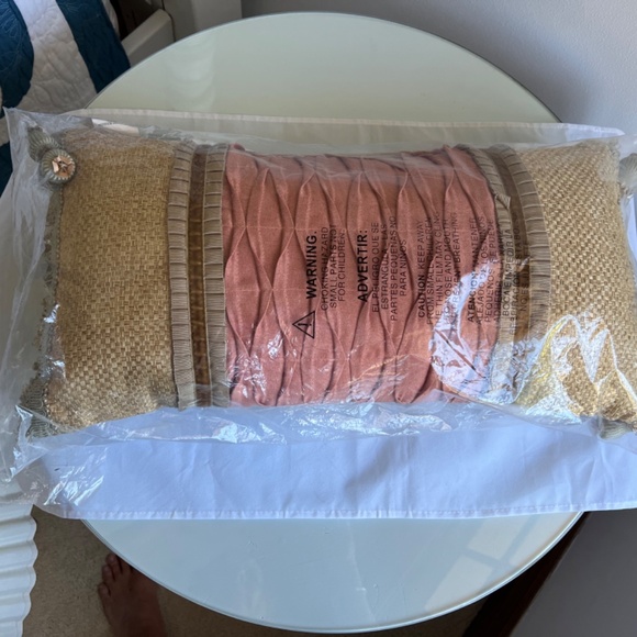 Croscill 22 X 11 Coral  NORMANDY Pillow - Picture 2 of 8